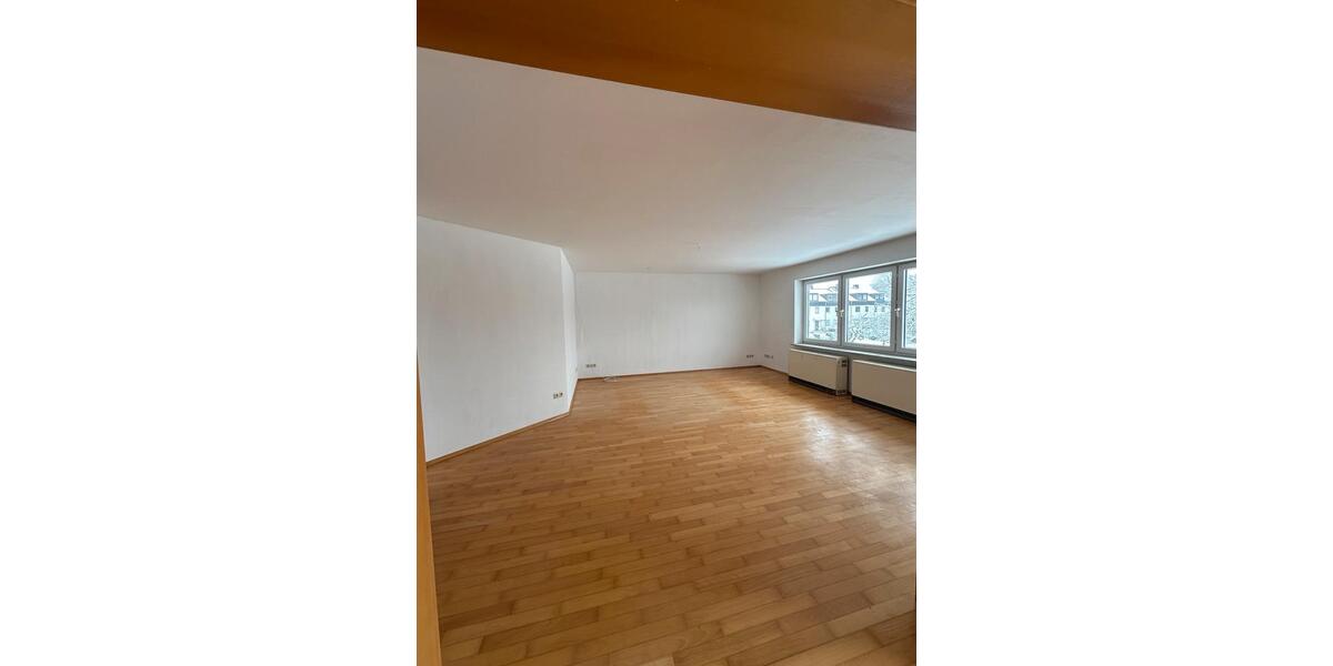 Etagenwohnung Kassel Philippinenhof-Warteberg - 6 Zimmer, 130 m&sup2;, 1.000&euro; | Angebot:25283268
