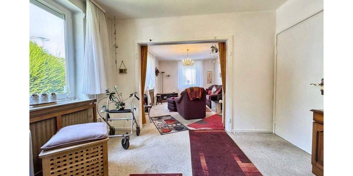 Charme der 1930er im großzügigen Mehrfamilienhaus erleben 8 zimmer