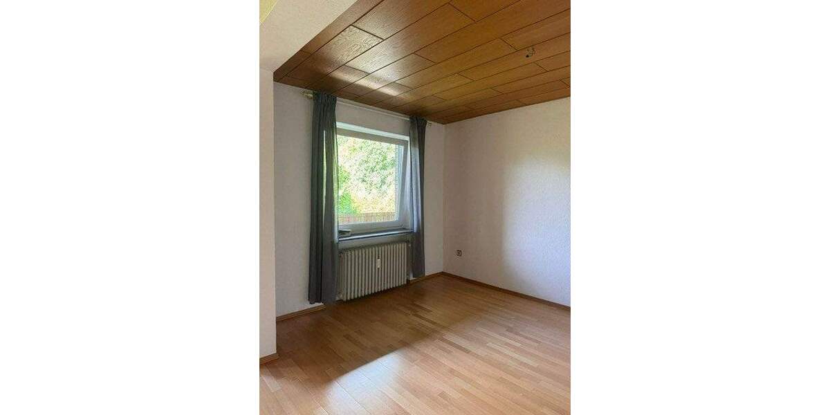 Etagenwohnung Kassel Oberzwehren - 2 Zimmer, 93 m&sup2;, 725&euro; | Angebot:24992600