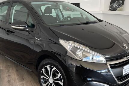 Peugeot 208 104.786 km 6.700 € Baunatal 34225