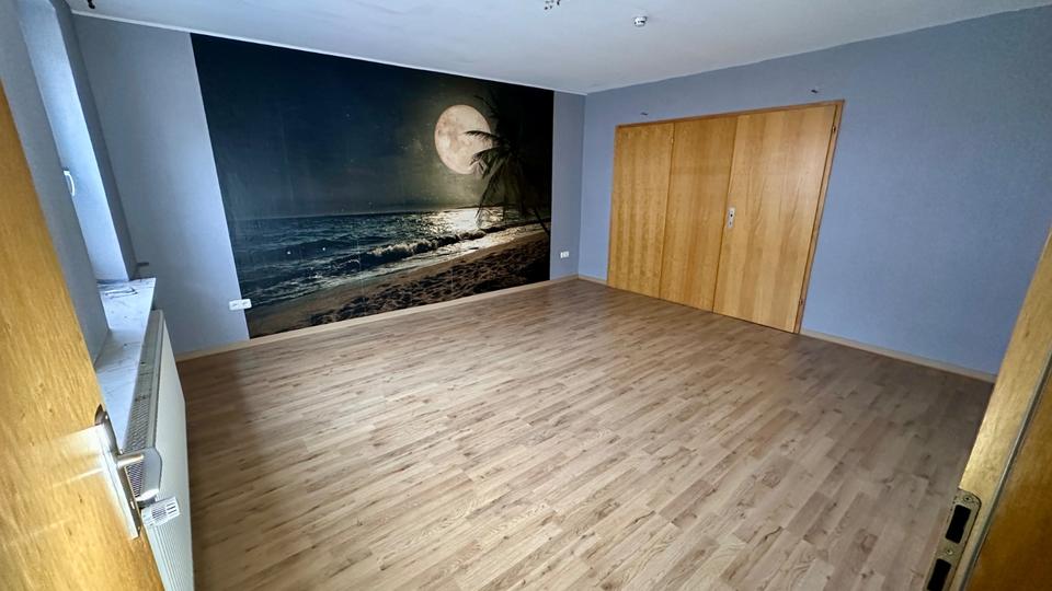 Einfamilienhaus Wolfhagen - 7 Zimmer, 200 m&sup2;, 980&euro; | Angebot:26136504