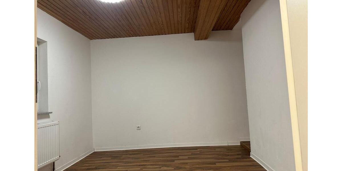 Einfamilienhaus Grebenstein - 6 Zimmer, 140 m&sup2;, 185.000&euro; | Angebot:26232358