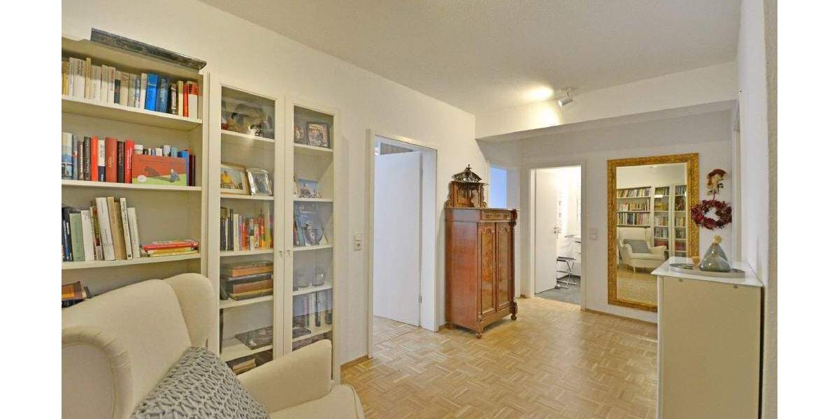 Sonnige 4-ZKB Maisonette mit Balkon, Terrasse und 2 Stellplätzen, Top-Lage am Weinberg 4 zimmer