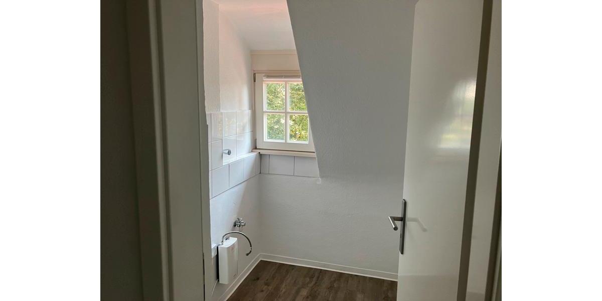 Individuelle 3-Zimmer-Dachgeschosswohnung in guter Wohnlage 3 zimmer