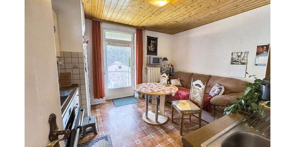 Charme der 1930er im großzügigen Mehrfamilienhaus erleben 8 zimmer