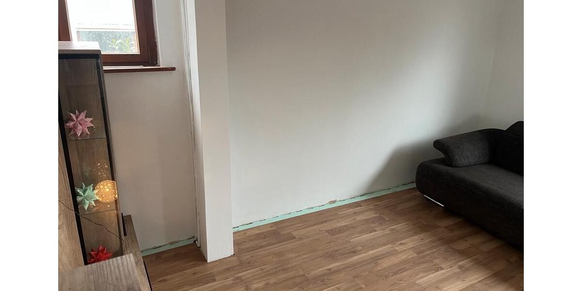 Freistehendes Einfamilienhaus mit großen Garten am Hang 4 zimmer