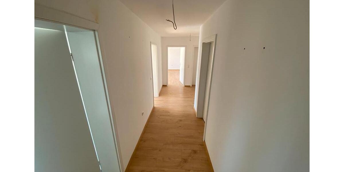 Etagenwohnung Naumburg - 3 Zimmer, 93 m&sup2;, 750&euro; | Angebot:26461181