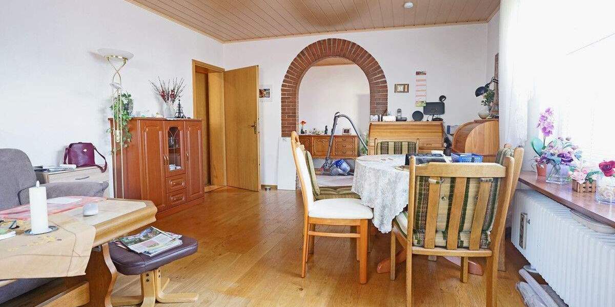 Mehrfamilienhaus, Wohnhaus Kaufungen / Oberkaufungen Oberkaufungen - 7 Zimmer, 202 m&sup2;, 280.000&euro; | Angebot:25152604
