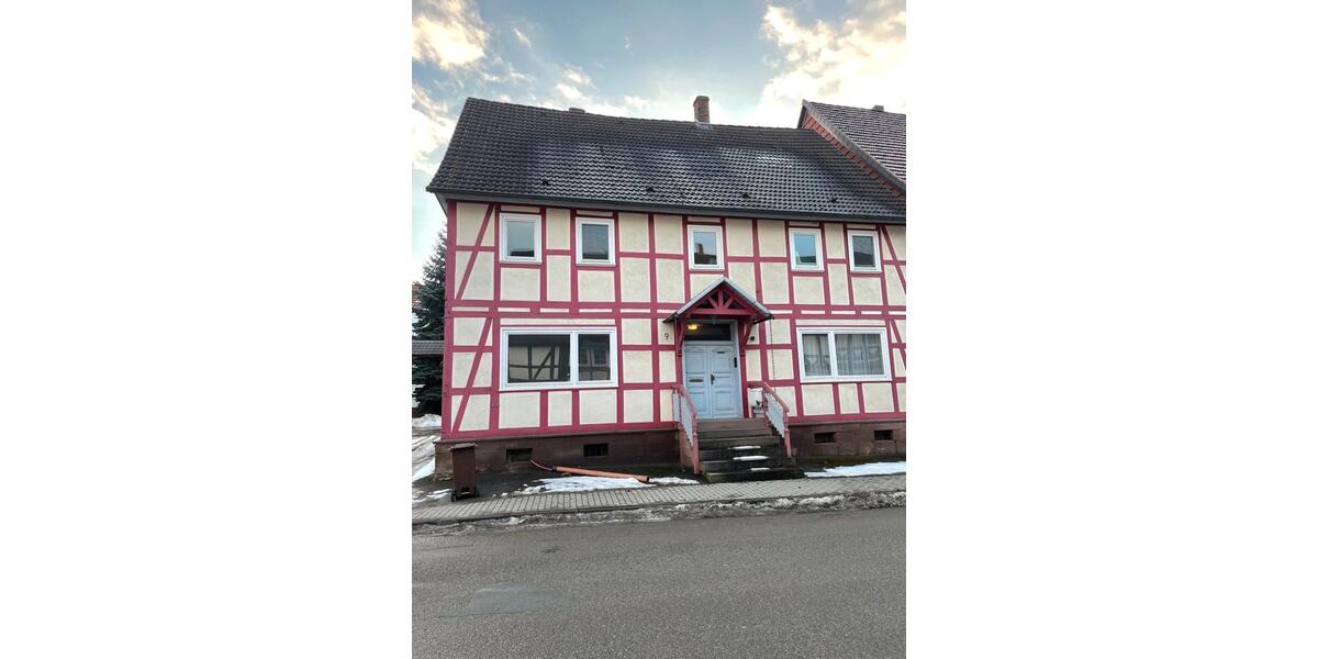 Etagenwohnung Calden - 9 Zimmer, 250 m&sup2;, 1.150&euro; | Angebot:24890915