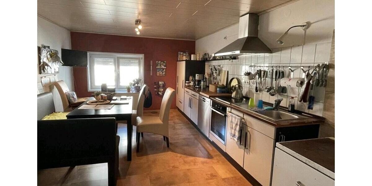 Einfamilienhaus Hofgeismar - 7 Zimmer, 216 m&sup2;, 119.000&euro; | Angebot:27108640