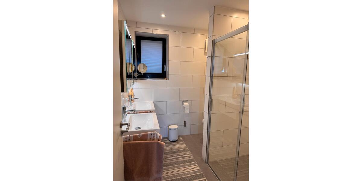 Hochparterre Melsungen - 4 Zimmer, 145 m&sup2;, 1.600&euro; | Angebot:24397451