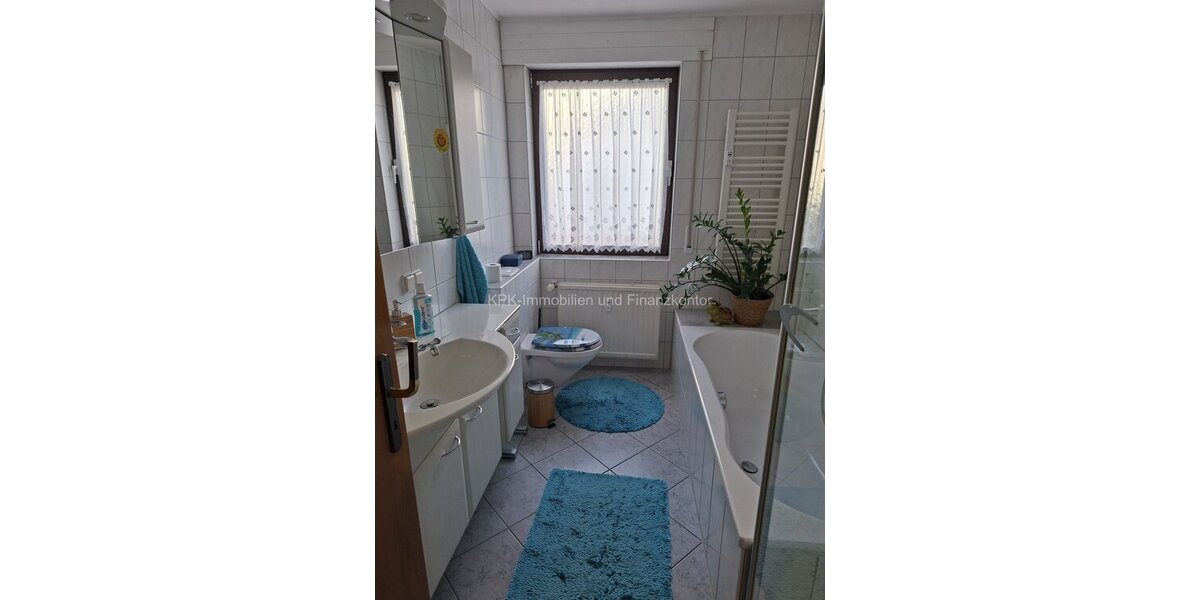 Attraktives Renditeobjekt in Vellmar - Gepflegtes Anlagejuwel mit großzügigem Raumangebot - Mehrfamilienhaus, Wohnhaus Vellmar | Angebot:25756442