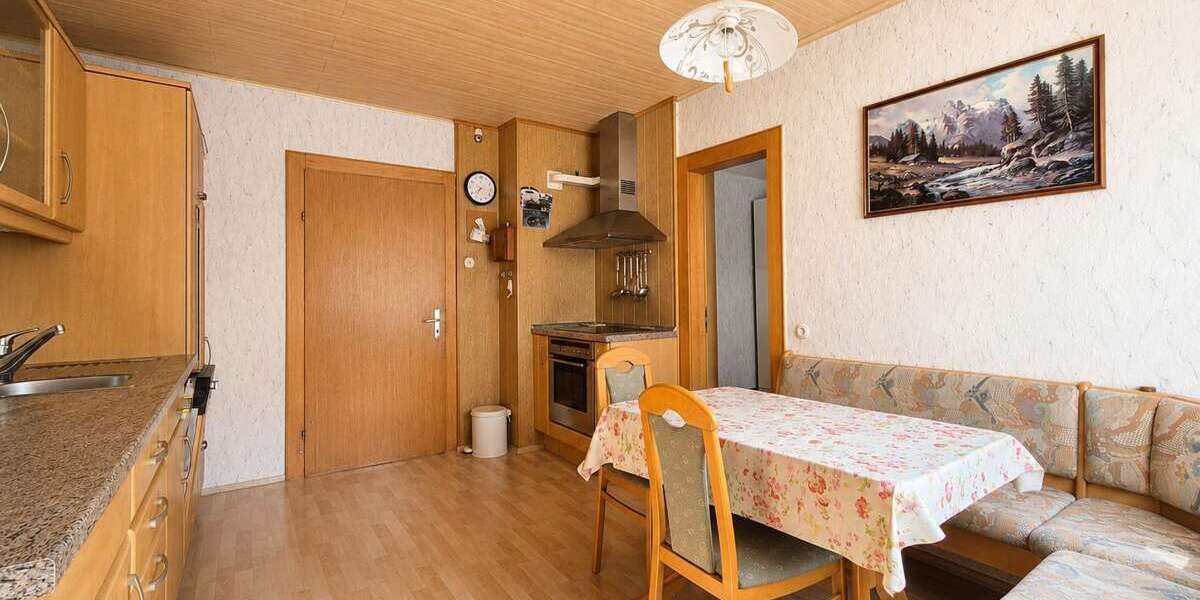 Mehrfamilienhaus, Wohnhaus Calden - 9 Zimmer, 220 m&sup2;, 255.000&euro; | Angebot:26824874