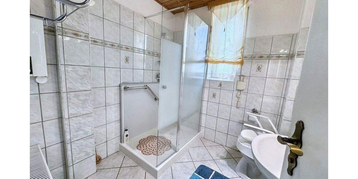 Charme der 1930er im großzügigen Mehrfamilienhaus erleben 8 zimmer