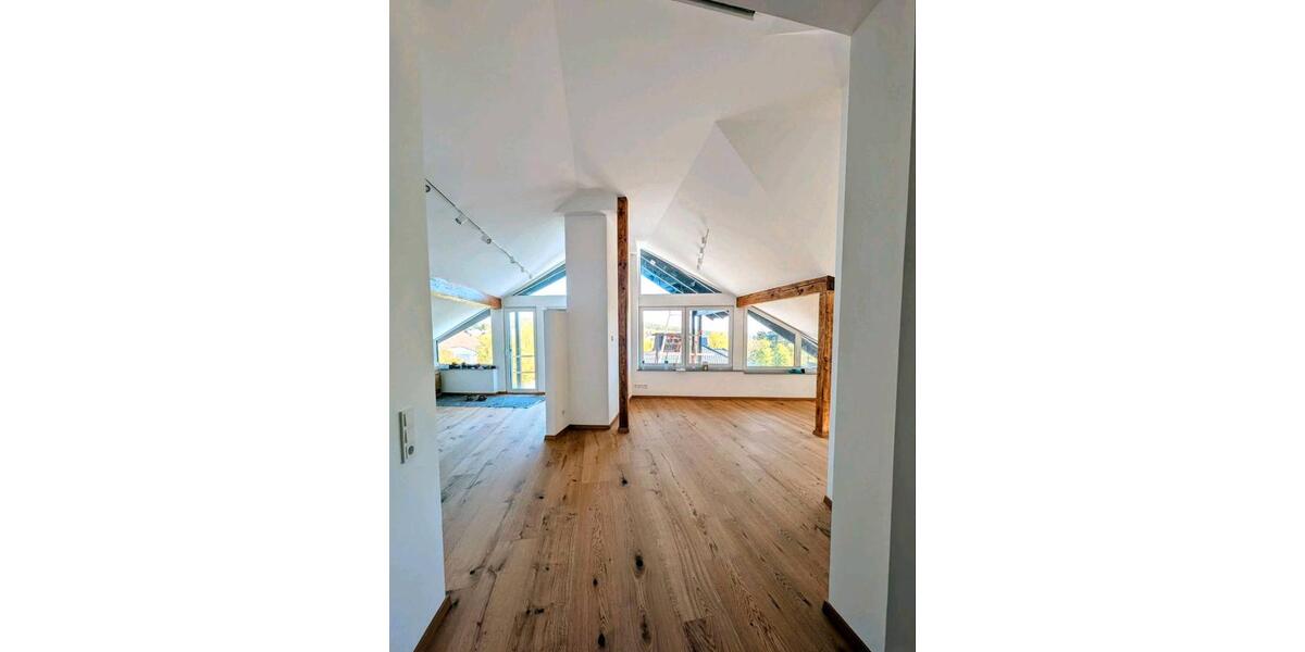 Dachgeschoßwohnung Bad Emstal - 4 Zimmer, 130 m&sup2;, 1.550&euro; | Angebot:26283672