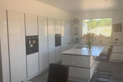 Haus Baunatal - 4 Zimmer, 182 m&sup2;, 725.000&euro; | Angebot:25225008