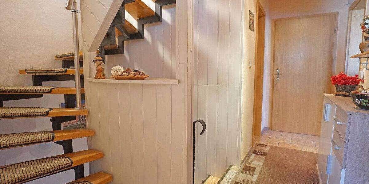 Doppelhaushälfte Kaufungen / Oberkaufungen Oberkaufungen - 7 Zimmer, 202 m&sup2;, 280.000&euro; | Angebot:25139920