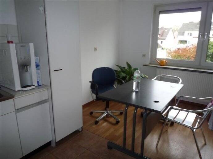 Gewerbehalle mit Kranbahn und Lackierer mit zweigeschossigem Bürogebäude teilweise unterkellert zimmer