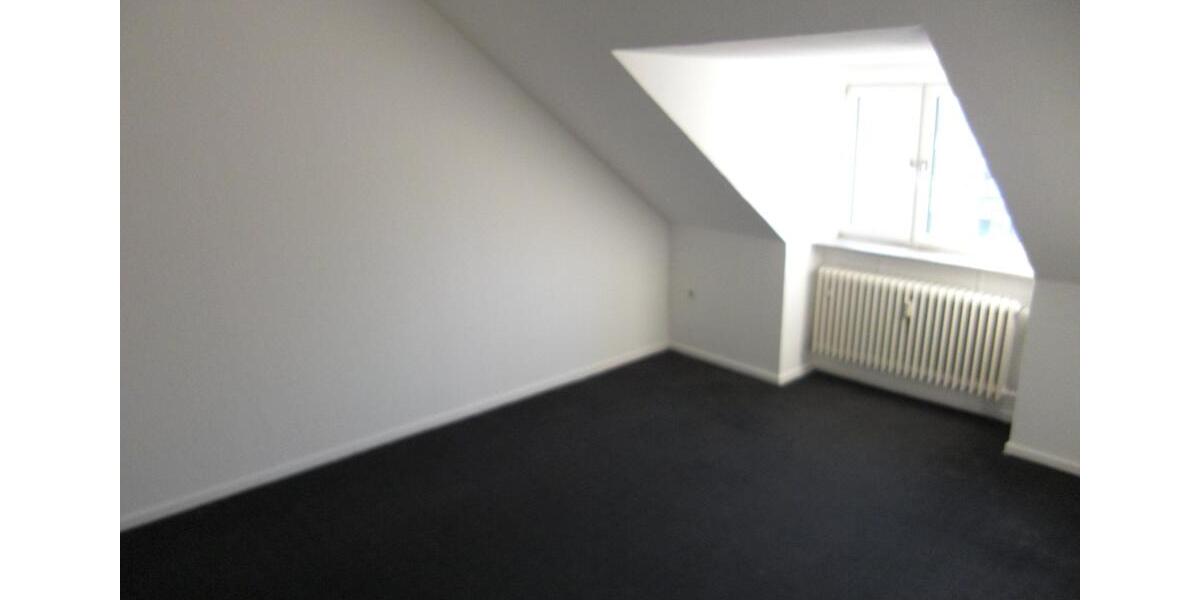 Dachgeschoßwohnung Kassel Fasanenhof - 3 Zimmer, 55 m&sup2;, 460&euro; | Angebot:24565693