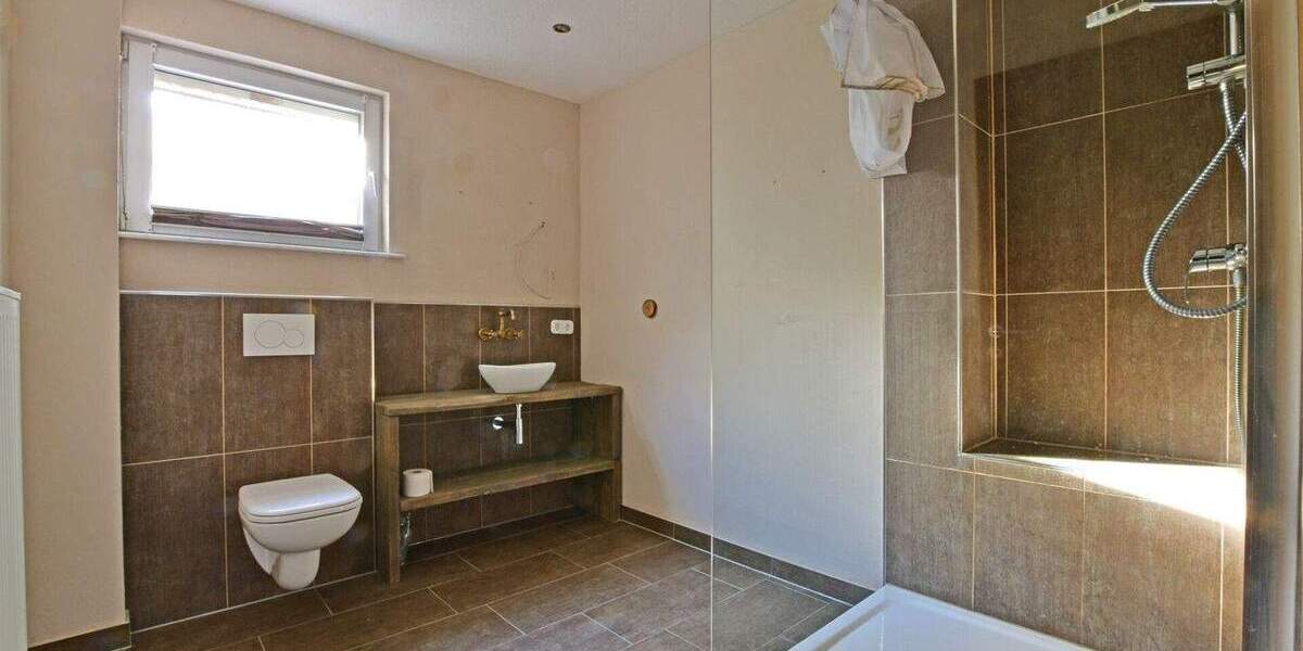 Reihenendhaus Hessisch Lichtenau - 7 Zimmer, 226 m&sup2;, 230.000&euro; | Angebot:26432911