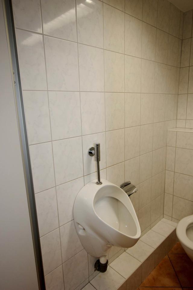 Gewerbeeinheit in Lohfelden zu vermieten