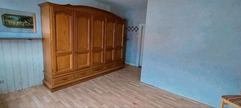Einfamilienhaus Ahnatal - 8 Zimmer, 175 m&sup2;, 260.000&euro; | Angebot:26879315