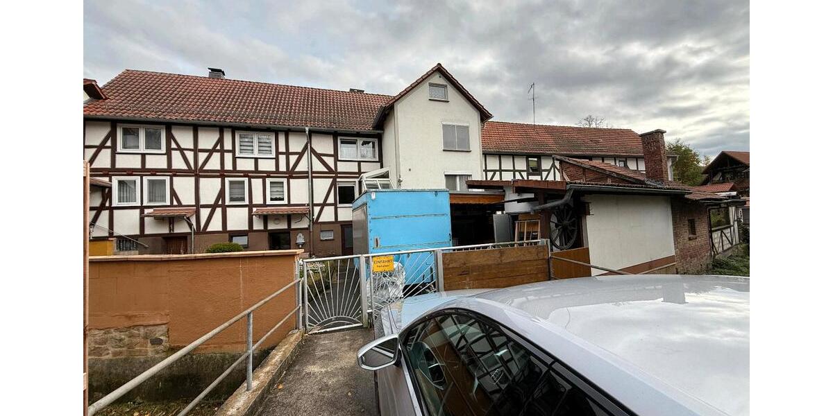 Mehrfamilienhaus, Wohnhaus Körle - 11 Zimmer, 326 m&sup2;, 349.000&euro; | Angebot:27120350