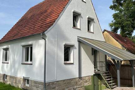 Wohnhaus in Hessisch Lichtenau Retterode mit Wohnküche, Garage und Balkon. Ideal für Tierliebhaber! 4 zimmer