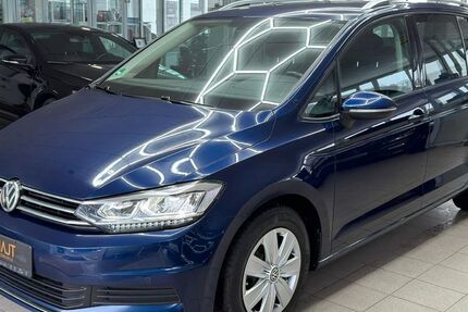 VW Touran 145.088 km 18.499 &euro; Niestetal 34266
