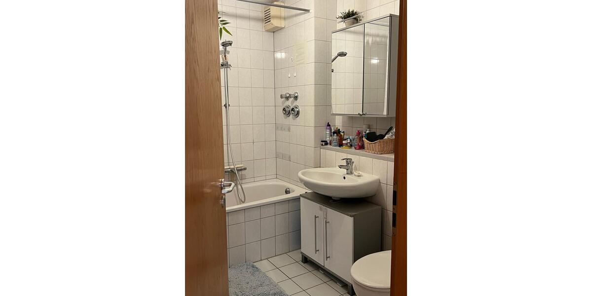 Etagenwohnung Lohfelden - 3 Zimmer, 71 m&sup2;, 590&euro; | Angebot:25303972