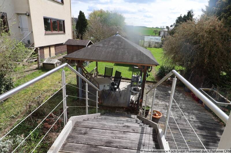 Einfamilienhaus Niedenstein Metze - 8 Zimmer, 250 m&sup2;, 280.000&euro; | Angebot:26486303
