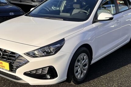 Hyundai i30 23.820 km 17.490 &euro; Gudensberg-Dissen 34281