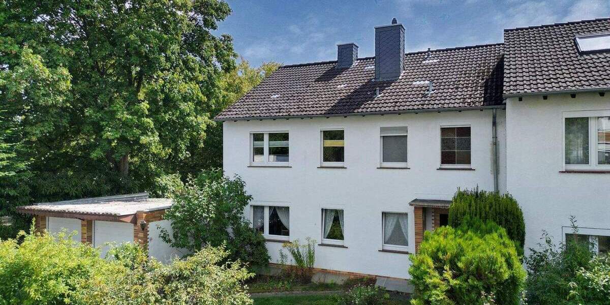 Reihenendhaus Kassel Kirchditmold - 8 Zimmer, 155 m&sup2;, 348.000&euro; | Angebot:24032553