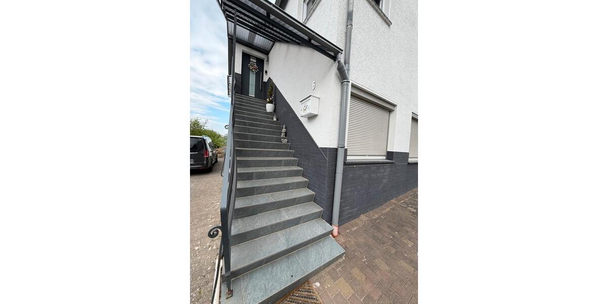 Mehrfamilienhaus, Wohnhaus Körle - 4 Zimmer, 120 m&sup2;, 1.200&euro; | Angebot:26235001