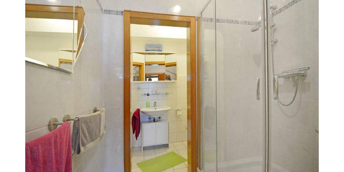 Interessante Wohn-und Gewerbeimmobilie mit viel Fläche, innen wie außen zimmer