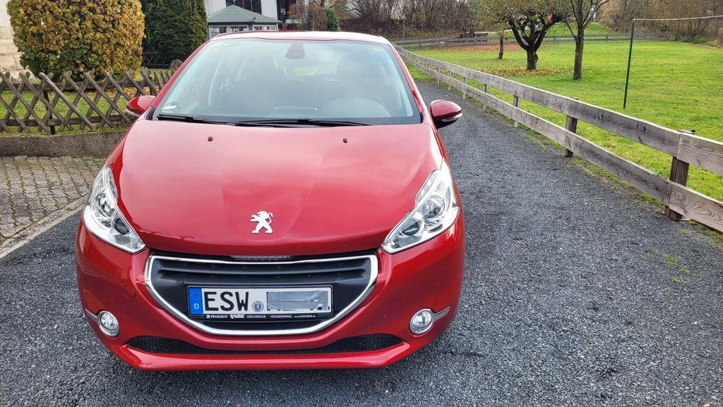 Peugeot 208 79.000 km 5.990 &euro; Hessisch Lichtenau, Fürstenhagen 37235