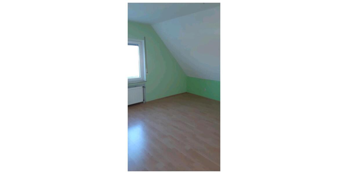 Dachgeschoßwohnung Hofgeismar - 4.5 Zimmer, 128 m&sup2;, 1.080&euro; | Angebot:25971731