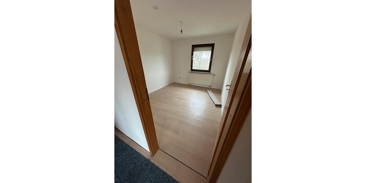 Frisch saniertes Einfamilienhaus mit Garten und Garage 4 zimmer