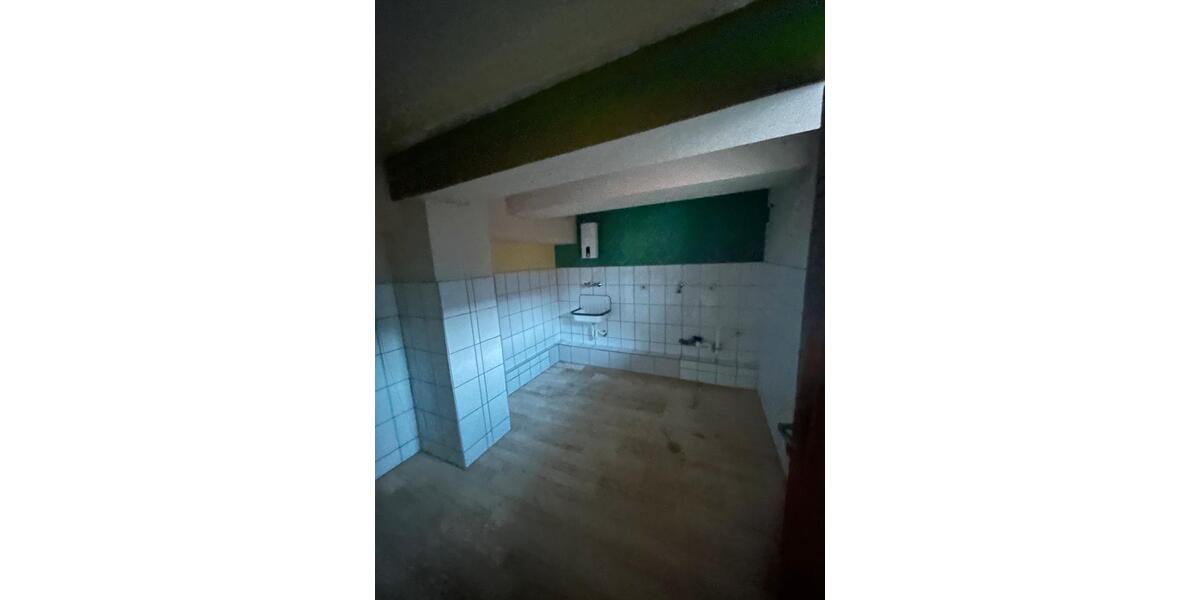 Etagenwohnung Calden - 9 Zimmer, 250 m&sup2;, 1.150&euro; | Angebot:24890915