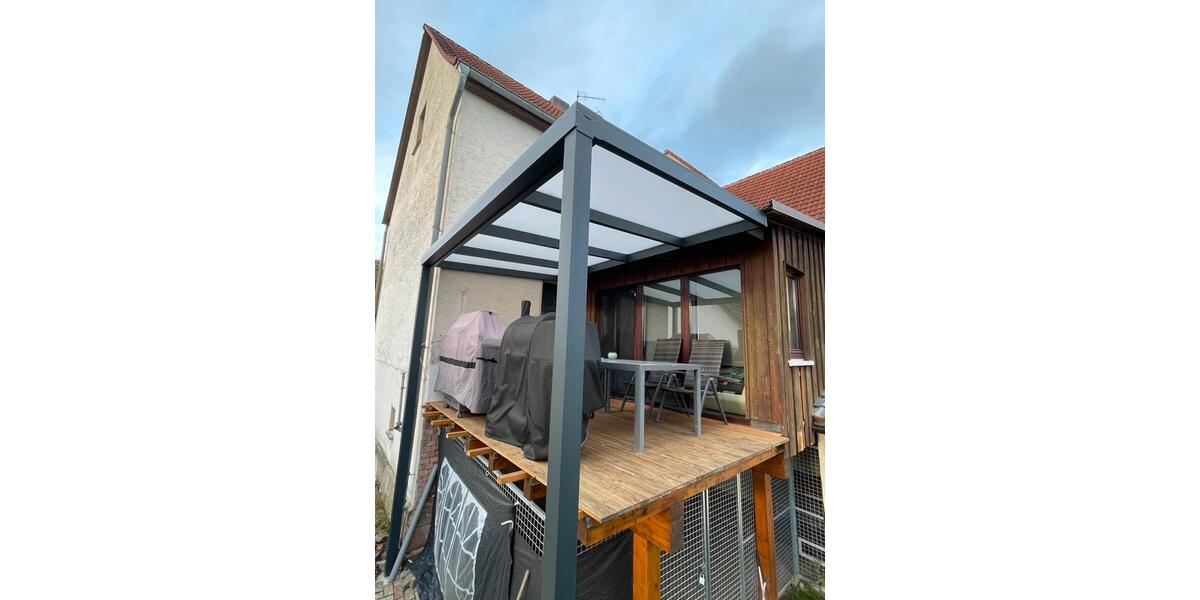 Schönes Einfamilienhaus mit Balkon , Garten, Garage 5 zimmer