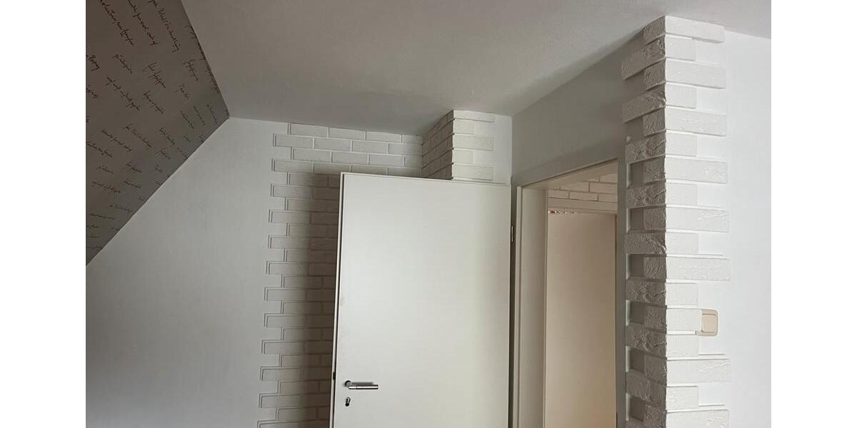 Freistehendes Einfamilienhaus mit großen Garten am Hang 4 zimmer