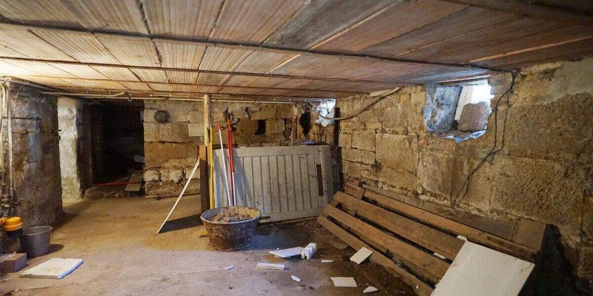 Mehrfamilienhaus, Wohnhaus Baunatal / Kirchbauna Kirchbauna - 7 Zimmer, 154 m&sup2;, 237.000&euro; | Angebot:25727962