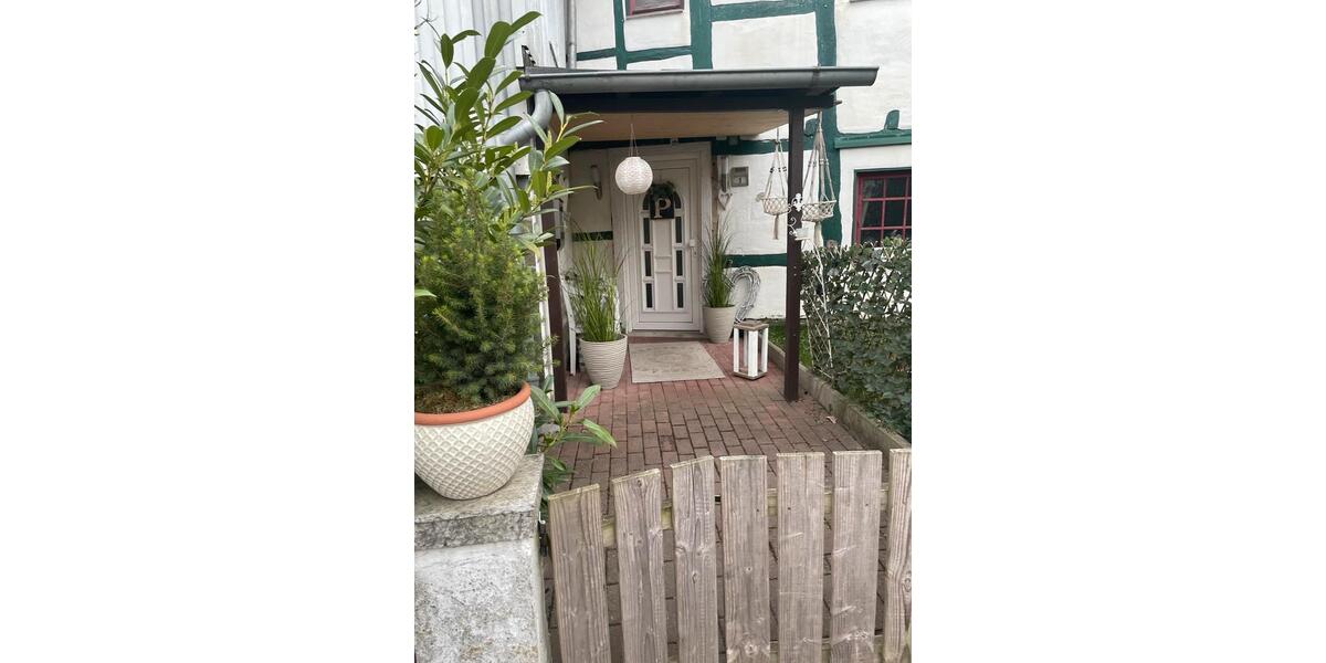 Einfamilienhaus Hofgeismar - 3.5 Zimmer, 107 m&sup2;, 950&euro; | Angebot:26029942