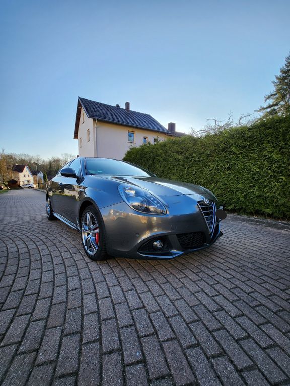 Alfa Romeo Giulietta 126.143 km 16.900 € Bad Wildungen 34537