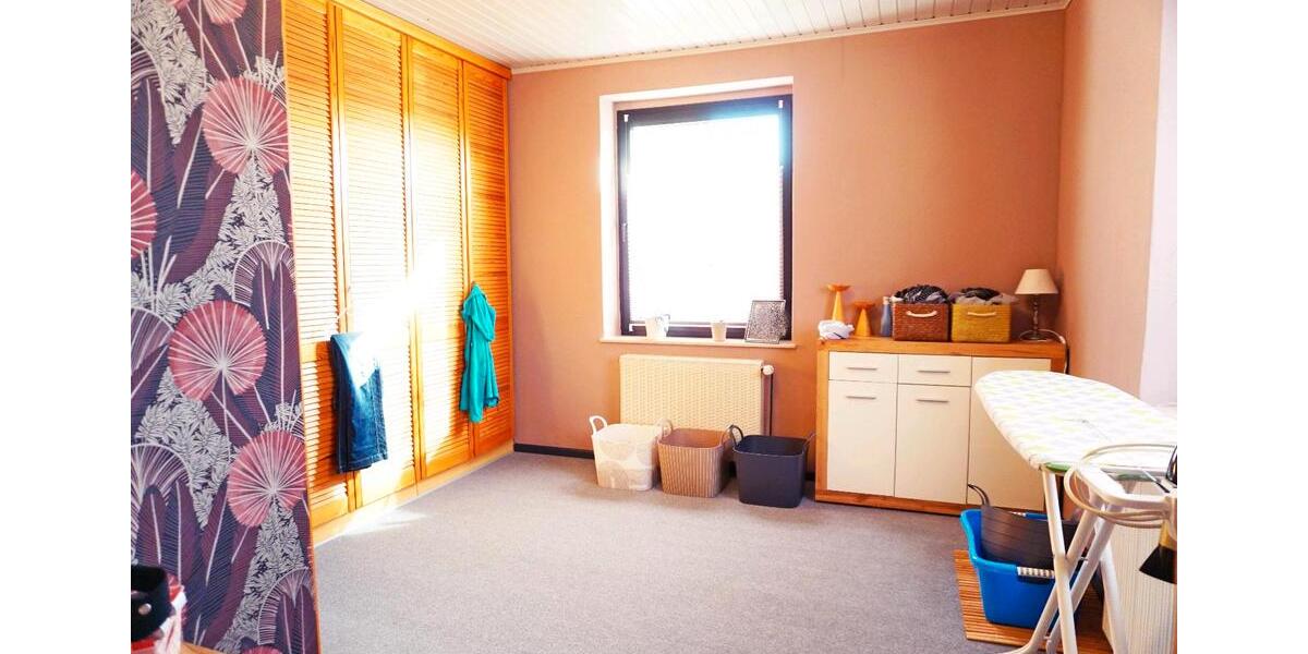 Mehrfamilienhaus, Wohnhaus Breuna - 9 Zimmer, 260 m&sup2;, 365.000&euro; | Angebot:27119484