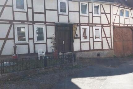 Haus Breuna - 7 Zimmer, 133 m&sup2;, 80.000&euro; | Angebot:27613134