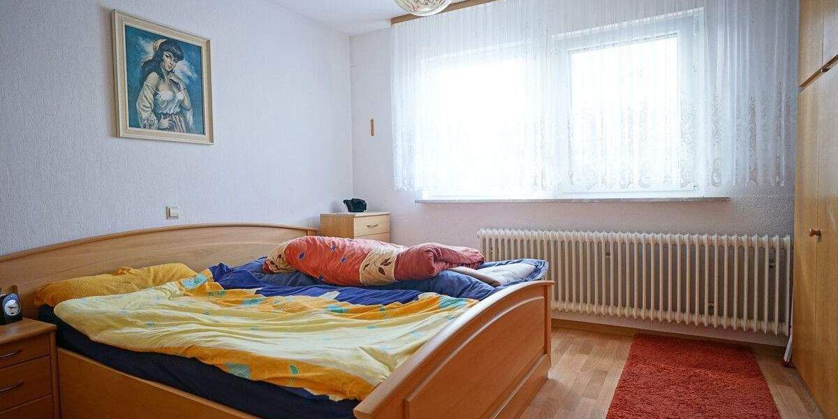 Mehrfamilienhaus, Wohnhaus Kaufungen / Oberkaufungen Oberkaufungen - 7 Zimmer, 202 m&sup2;, 280.000&euro; | Angebot:25152604