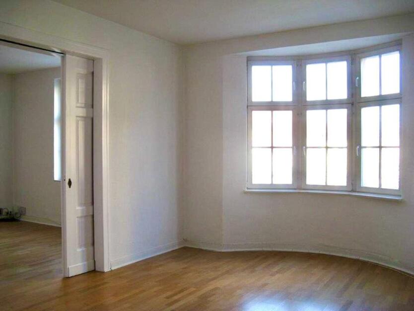 Stilvolle 140 m² AltbauWohnung mit Blick auf den Neustadtmarkt