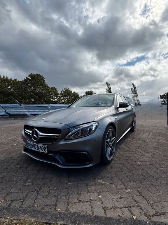 Mercedes-Benz C 63 AMG 84.900 km 37.900 € Helsa 34298