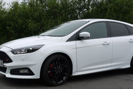 Ford Focus 89.000 km 15.500 &euro; Habichtswald 34317